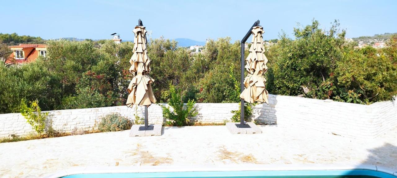 Villa Decima Milna  Buitenkant foto