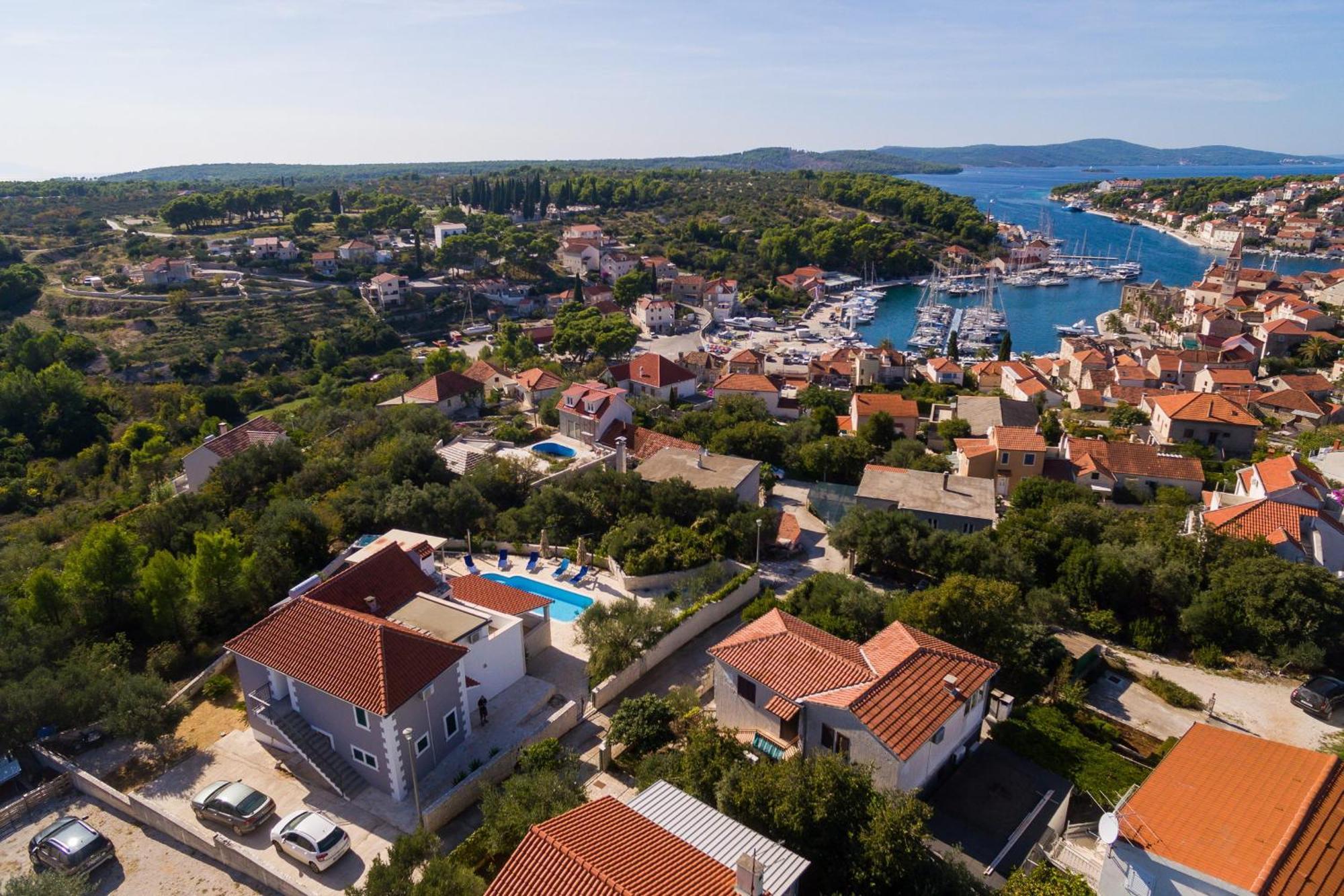 Villa Decima Milna  Buitenkant foto