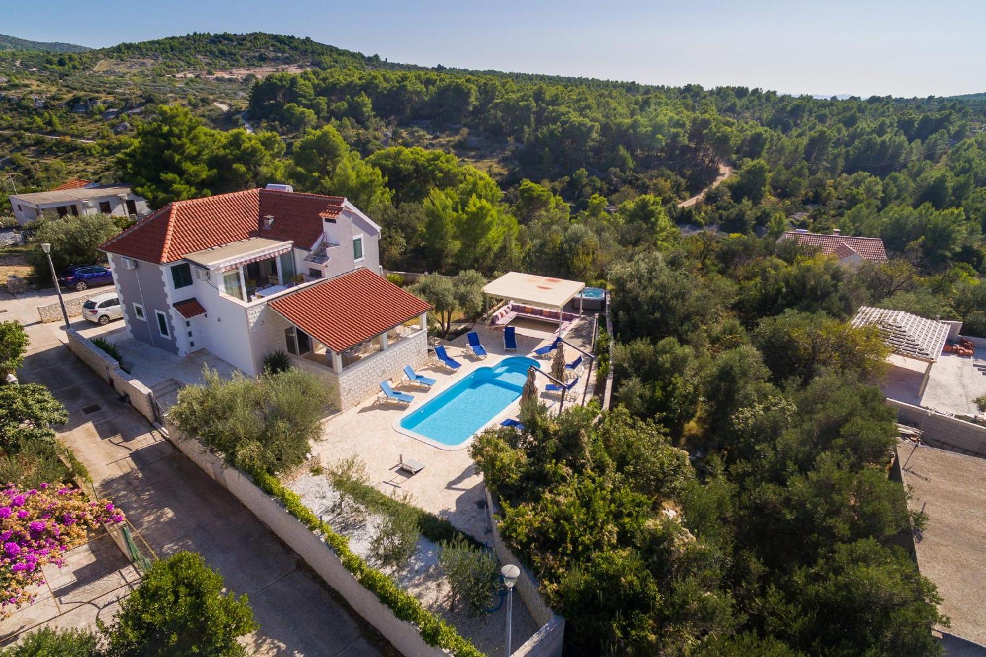 Villa Decima Milna  Buitenkant foto