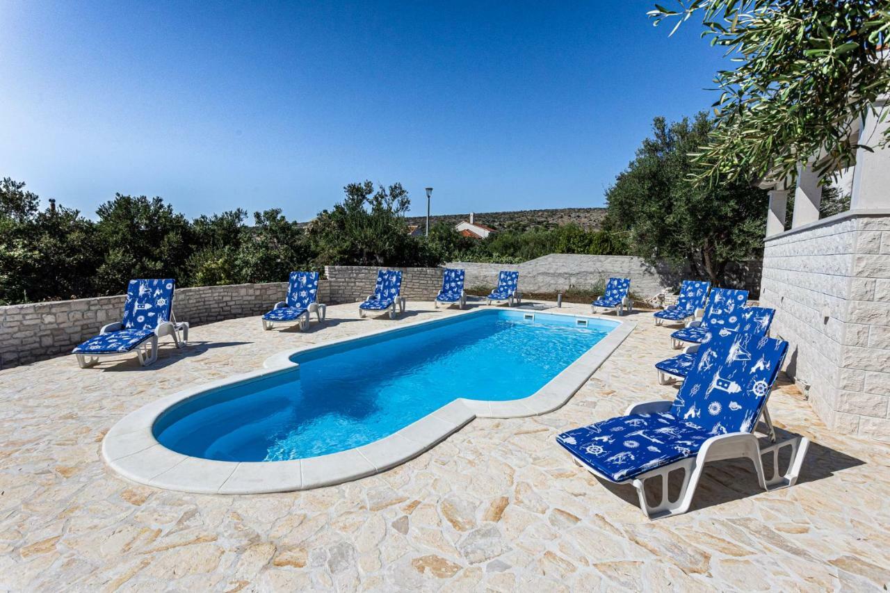 Villa Decima Milna  Buitenkant foto