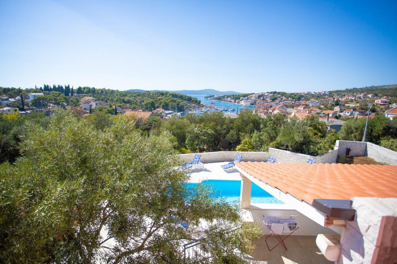 Villa Decima Milna  Buitenkant foto